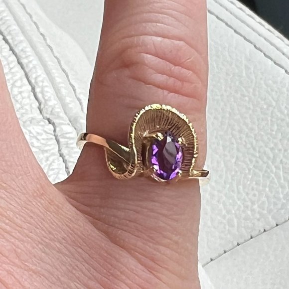 .5 ct Amethyst in 14k gold ring, sized 5.5